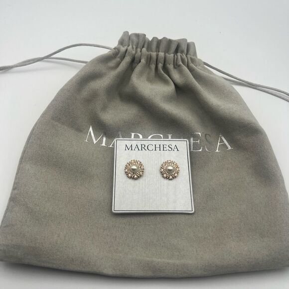 Marchesa Pearl and Gold  studs Earrings - Picture 8 of 8